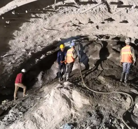 洪泽拱顶带模注浆料的施工流程及注意事项